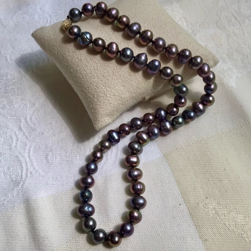 Vintage Peacock Black Pearl Necklace 18” 9-10mm 14K Clasp Knotted